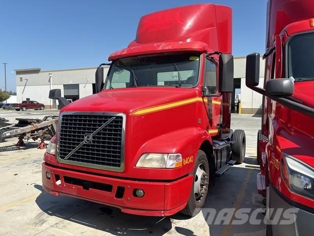 Volvo VNM42T Tractor Units