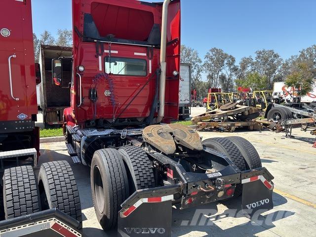 Volvo VNM42T Tractor Units