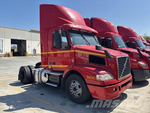 Volvo VNM42T Tractor Units