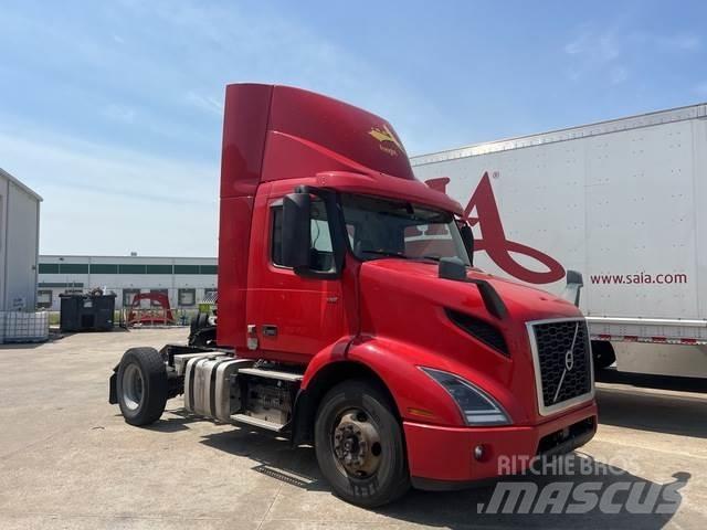 Volvo VNM42T Tractor Units