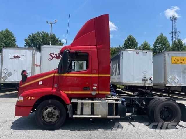 Volvo VNM42T Tractor Units