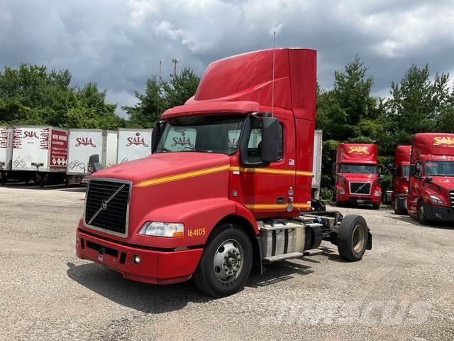 Volvo VNM42T Tractor Units