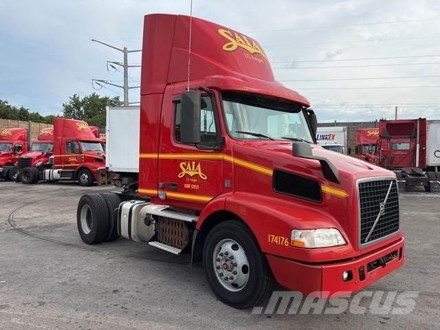 Volvo VNM42T Tractor Units