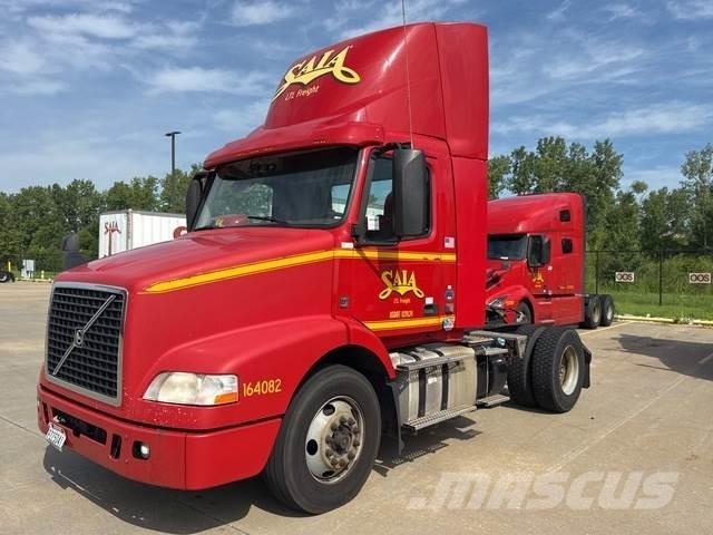 Volvo VNM42T Tractor Units