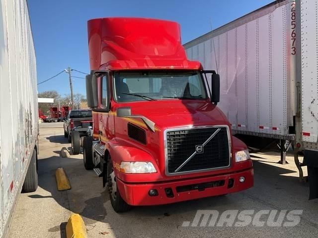 Volvo VNM42T Tractor Units
