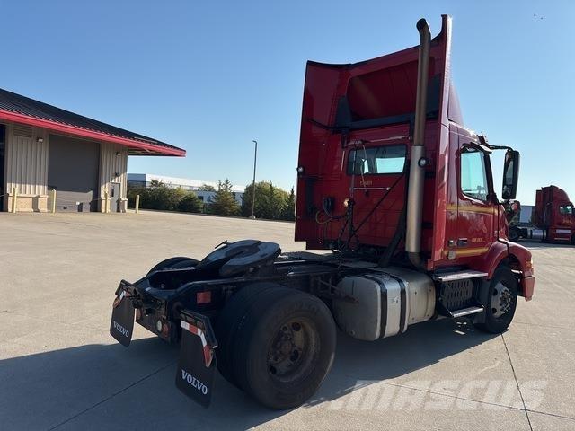 Volvo VNM42T Tractor Units