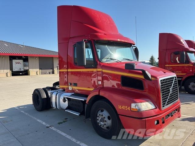 Volvo VNM42T Tractor Units
