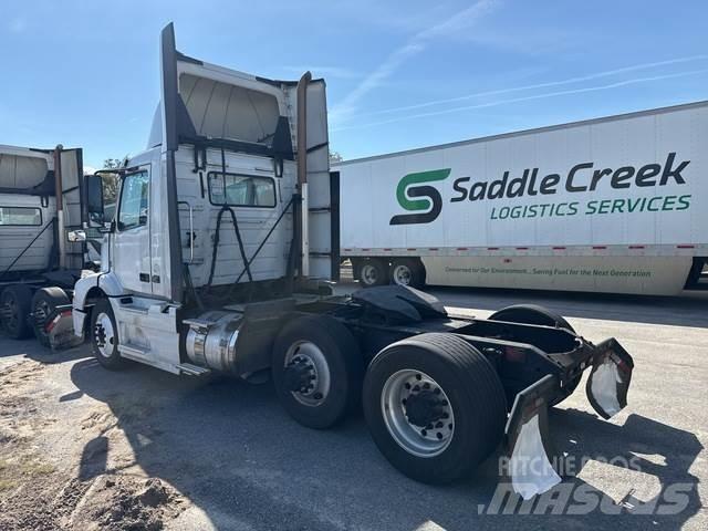 Volvo VNM64T Tractor Units