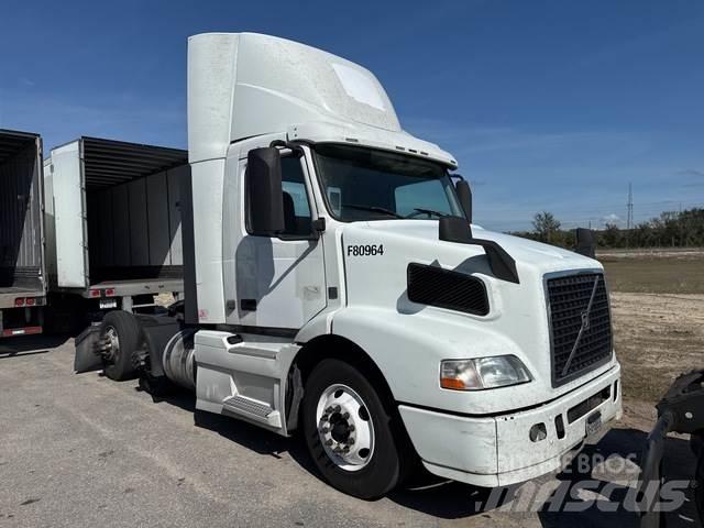 Volvo VNM64T Tractor Units