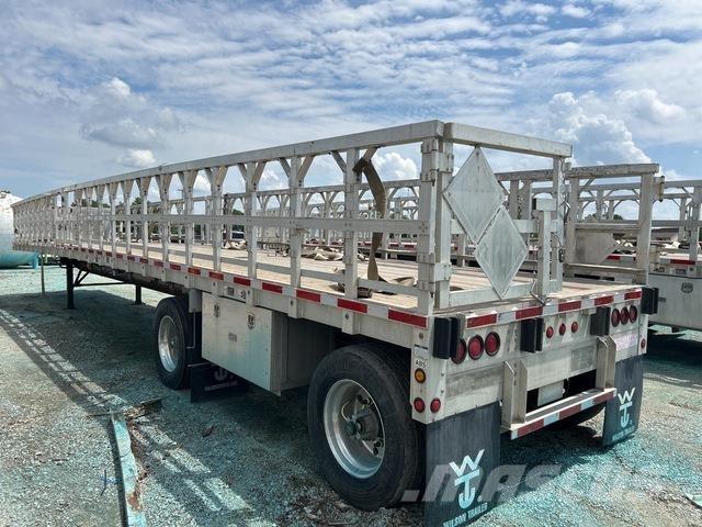 Wilson CF-900 Flatbed/Dropside trailers