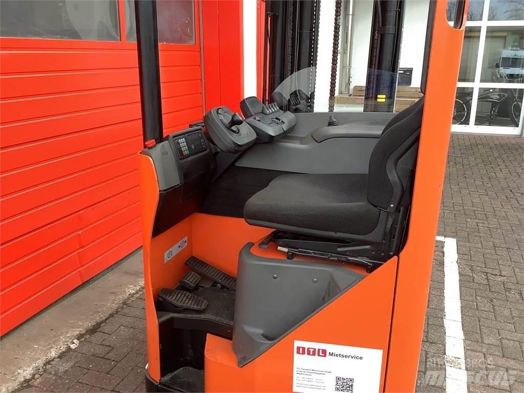 Toyota RRE160M Reach trucks