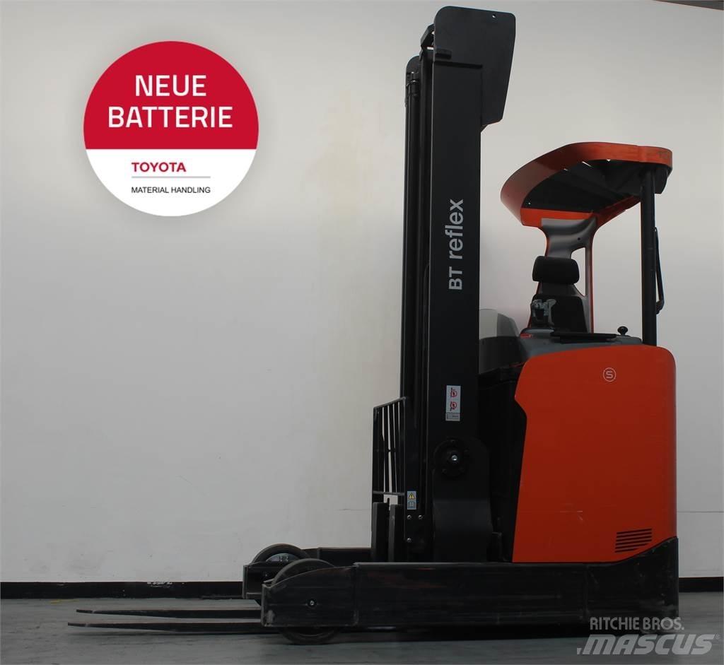 Toyota RRE200H Reach trucks