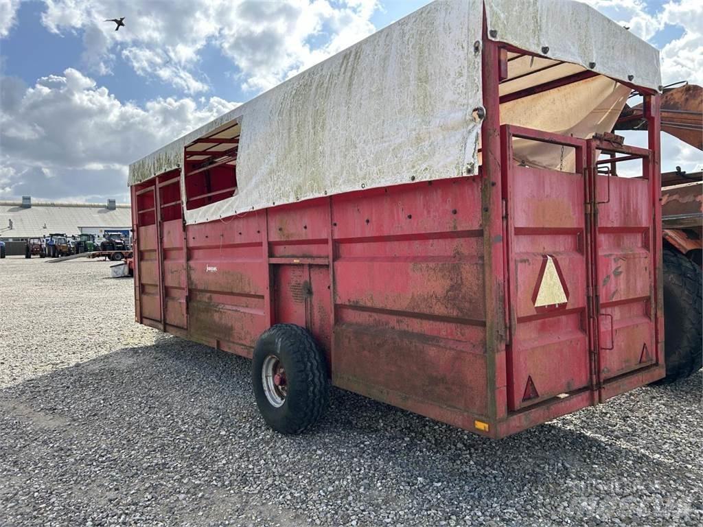  6 MTR Animal transport trailers