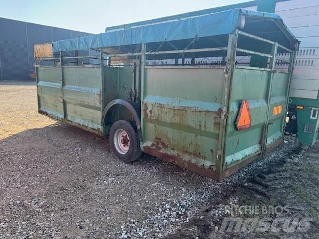  6M. MED HÆVE/SÆNK Animal transport trailers