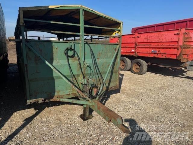 6M. MED HÆVE/SÆNK Animal transport trailers
