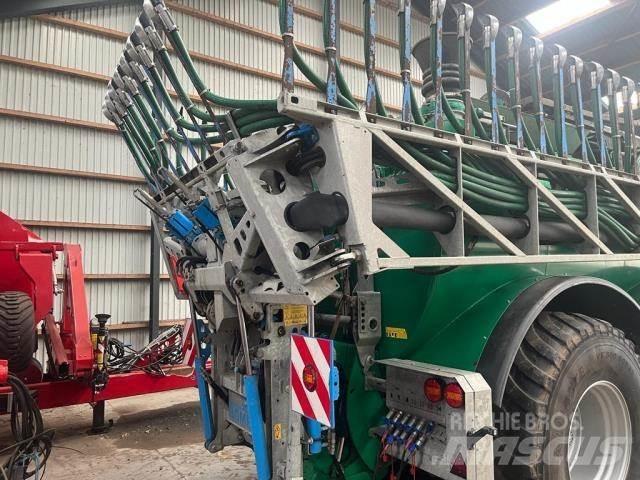 Bomech 24 m Sprayer fertilizers