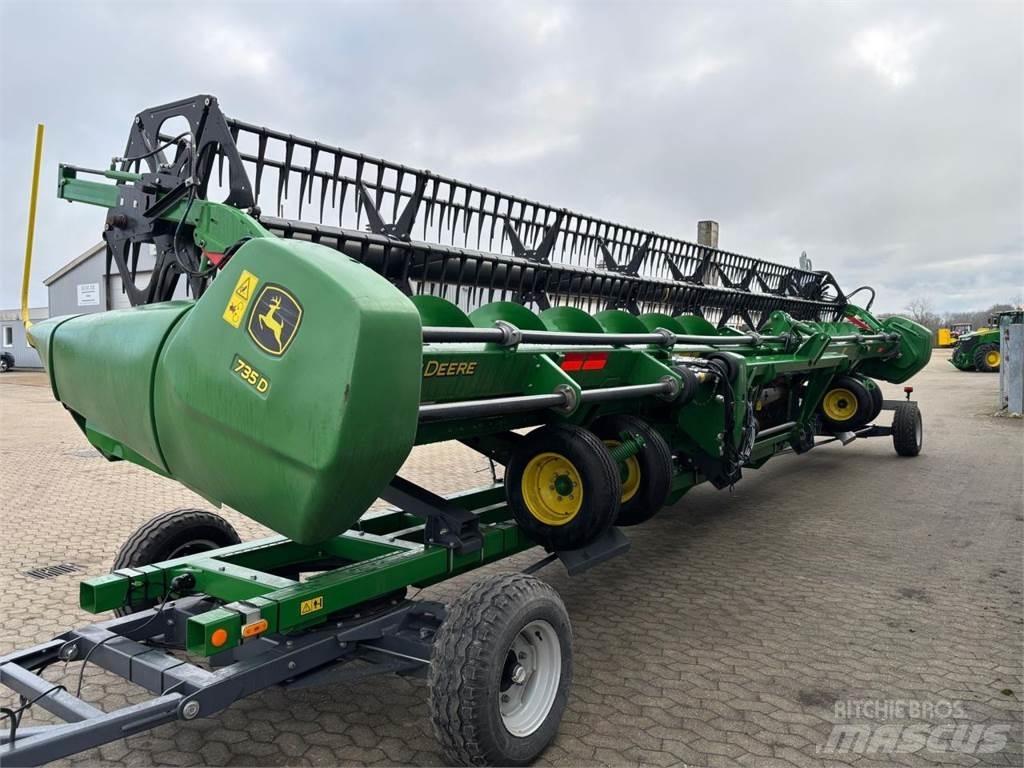 John Deere 735D Combine harvester heads