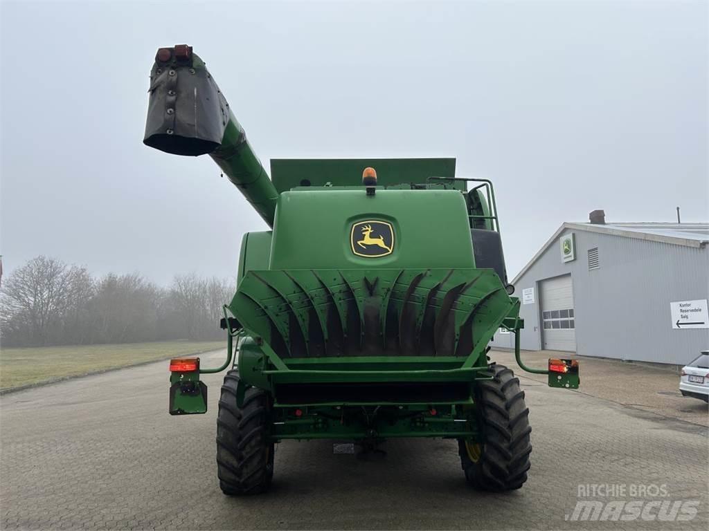 John Deere T660 Combine harvesters