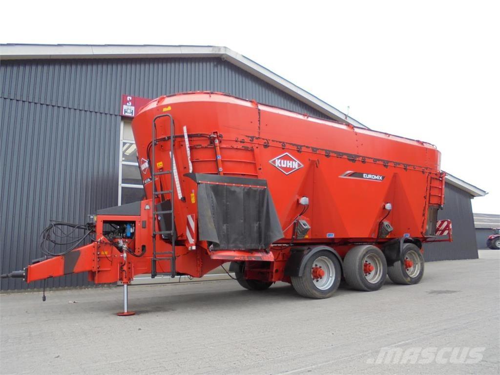 Kuhn 45.3 DL Forage wagons