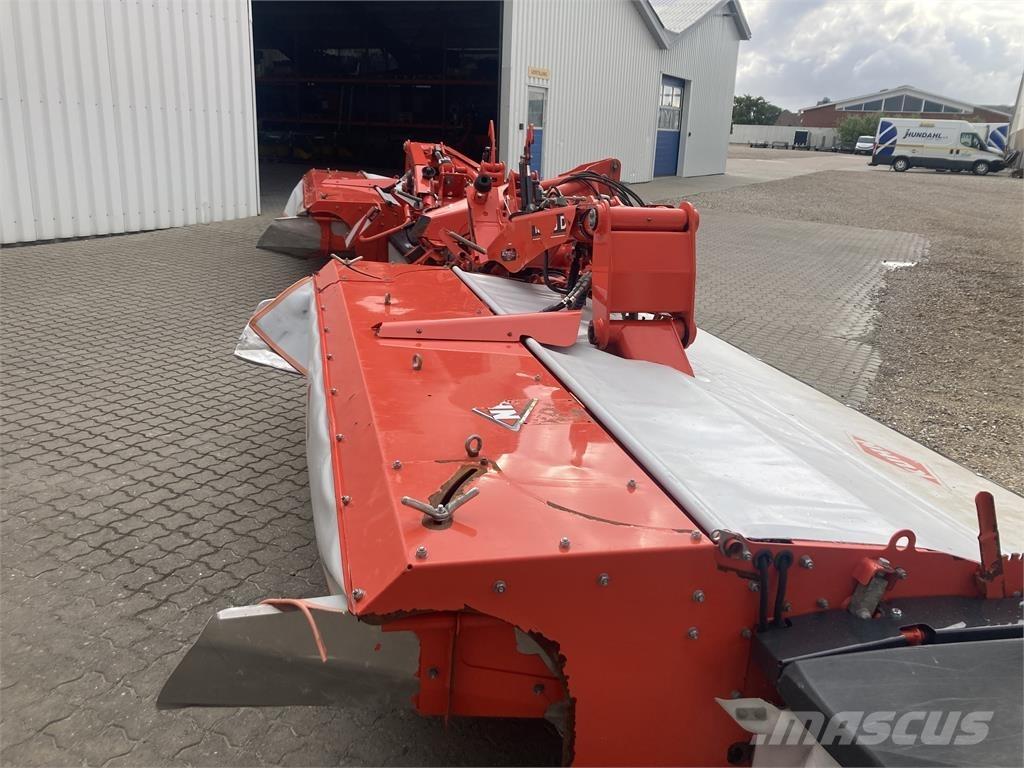 Kuhn FC10030D Swathers