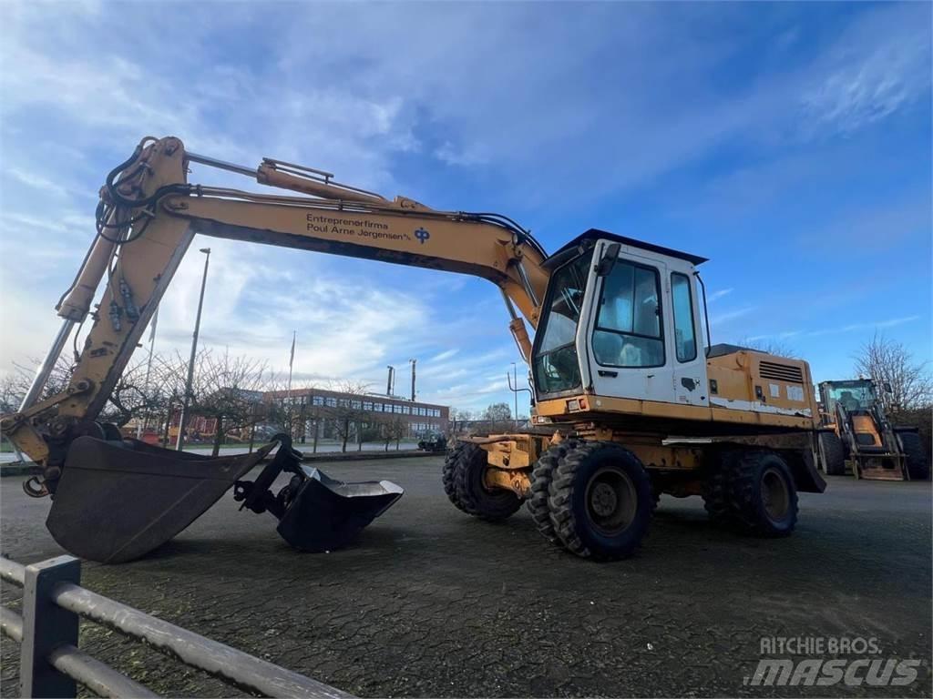 Liebherr 902 Wheeled excavators