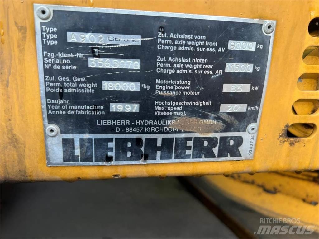 Liebherr 902 Wheeled excavators