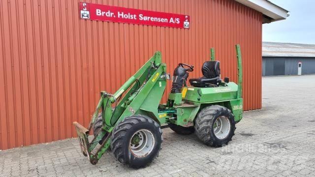 Striegel 300 Mini loaders
