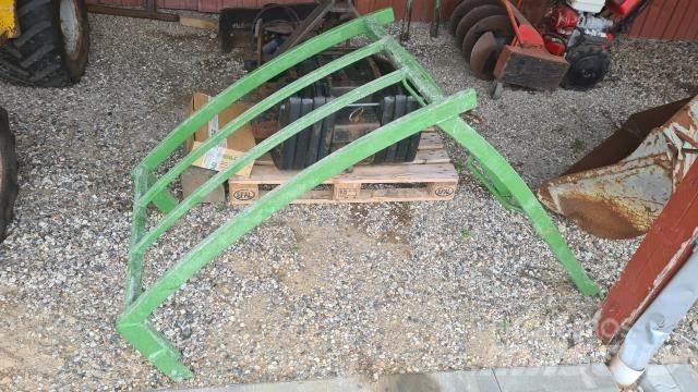 Striegel 300 Mini loaders