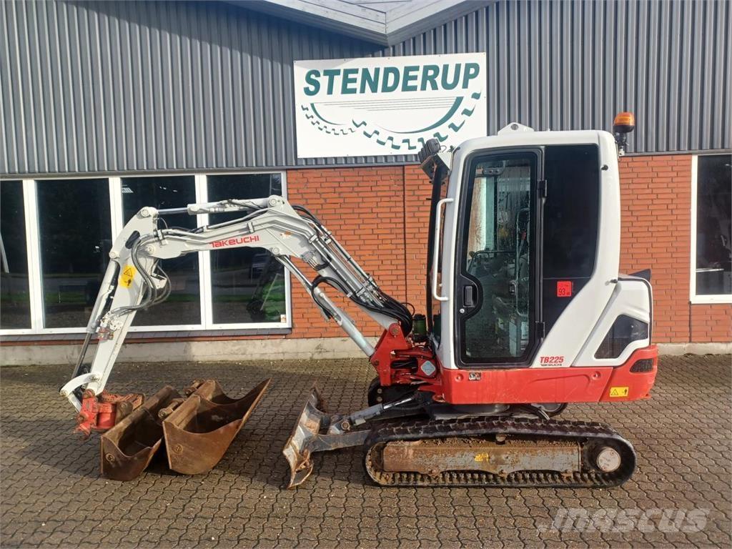 Takeuchi TB225 Mini excavators < 7t (Mini diggers)
