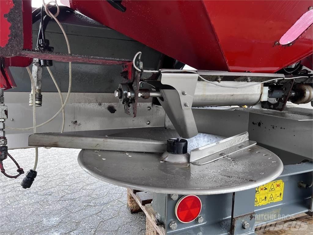 Unia MXL3000 Sprayer fertilizers