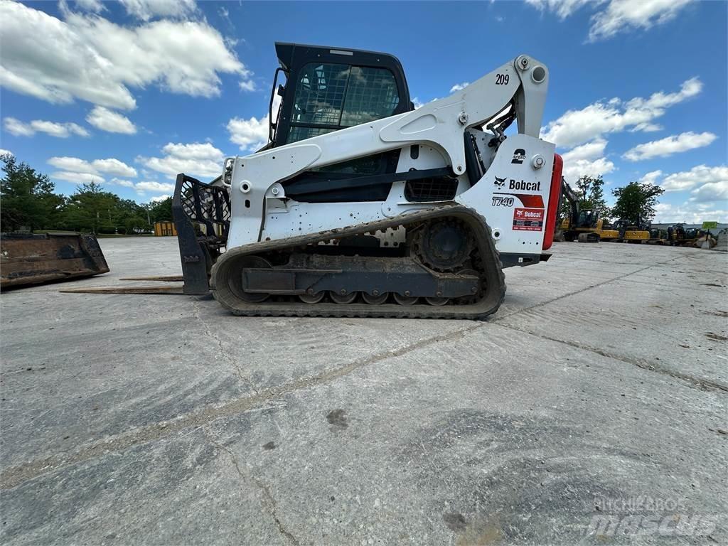 Bobcat T740 Mini loaders
