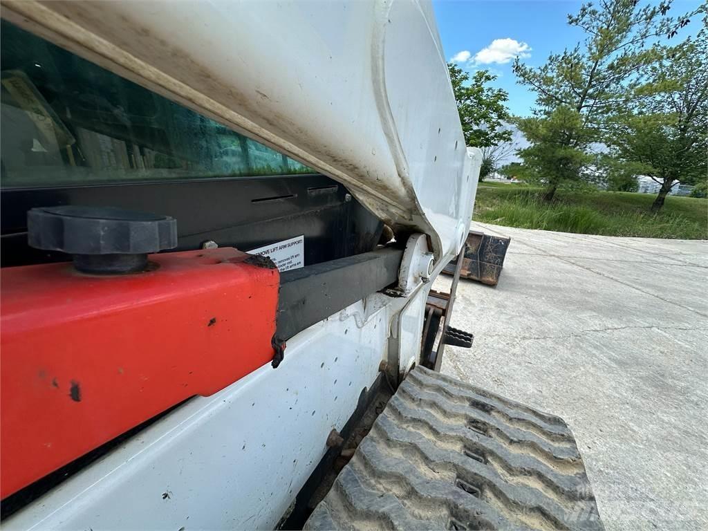 Bobcat T740 Mini loaders