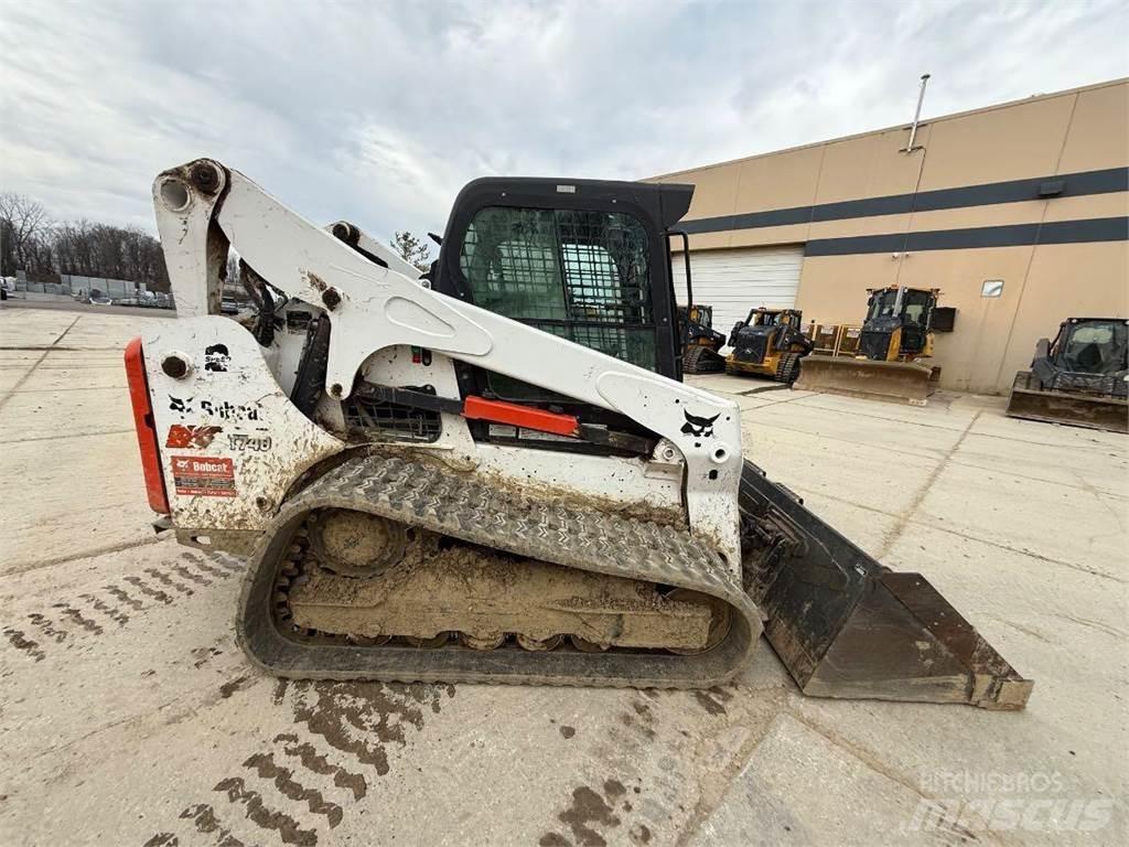 Bobcat T740 Mini loaders