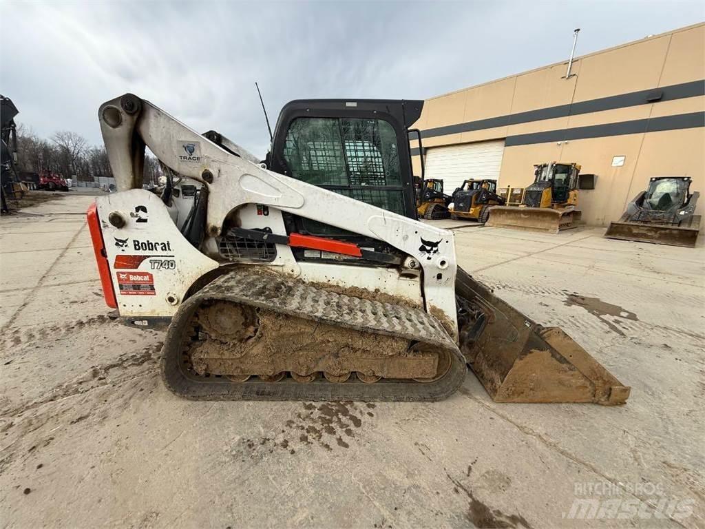 Bobcat T740 Mini loaders