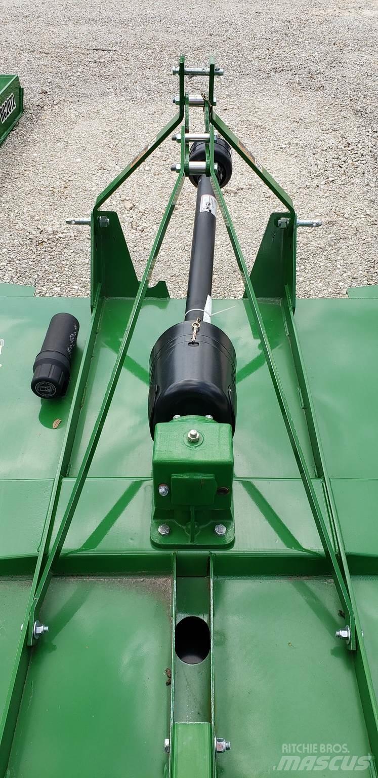 John Deere 1025R Compact tractors