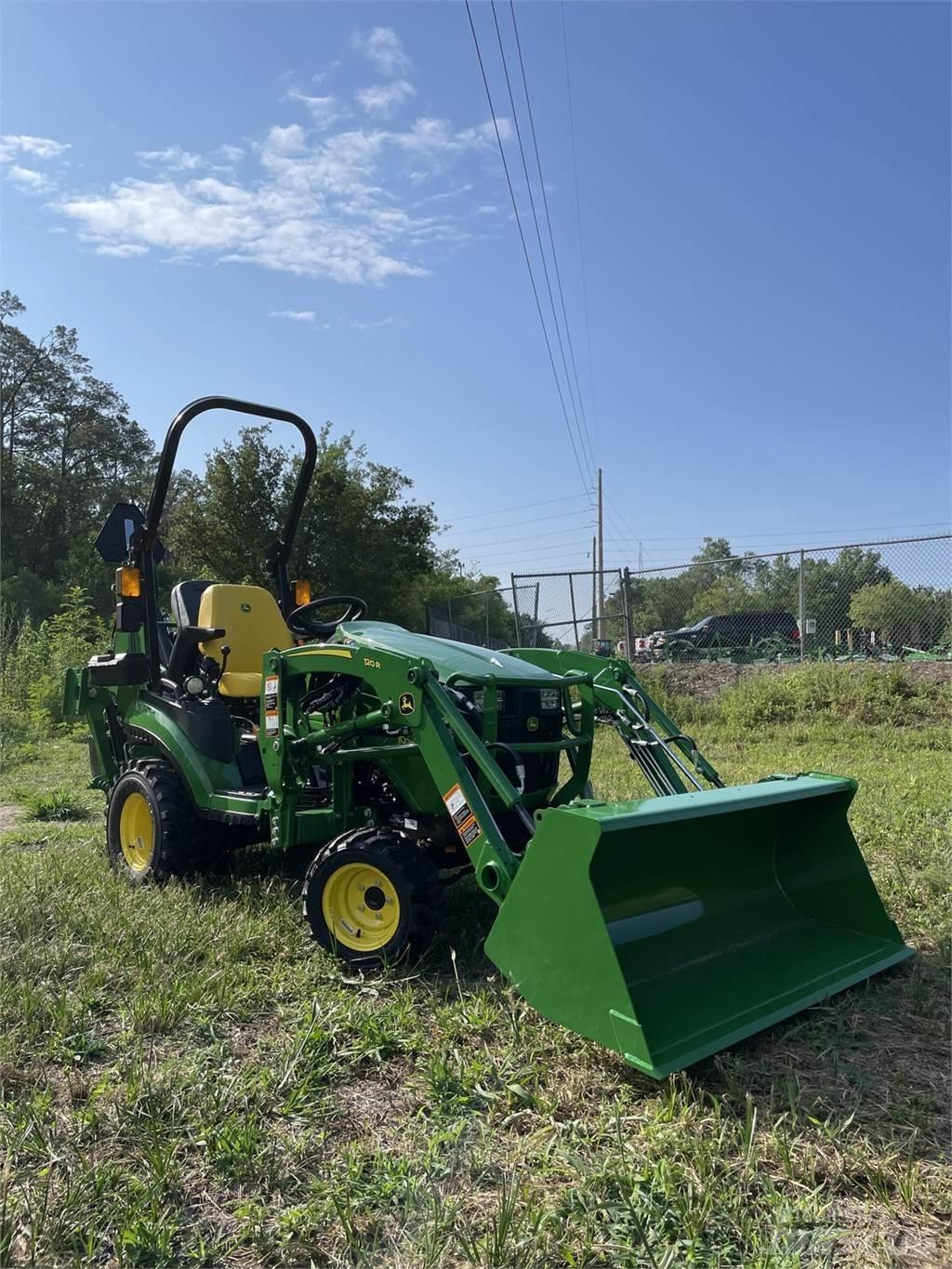 John Deere 1025R Compact tractors