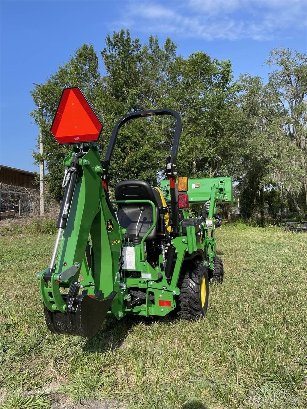 John Deere 1025R Compact tractors