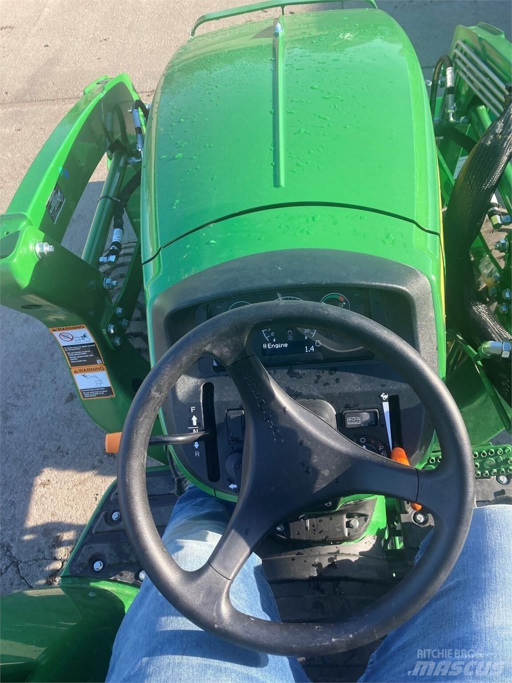 John Deere 3025D Compact tractors