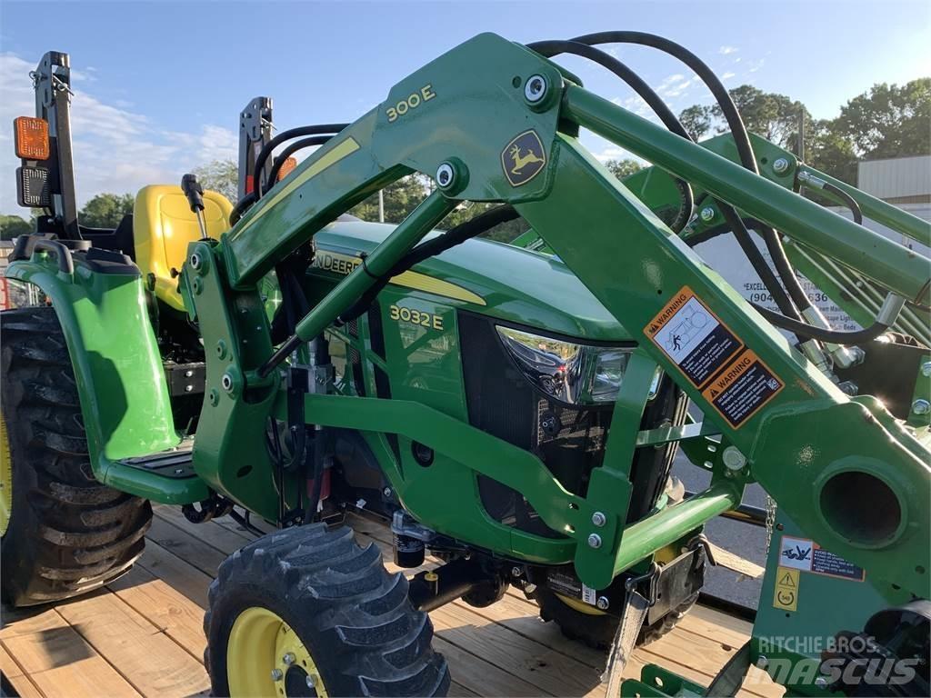 John Deere 3032E Compact tractors