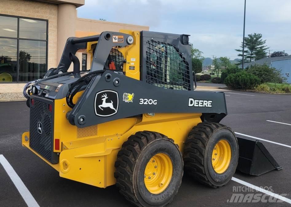 John Deere 320G Skid steer loaders
