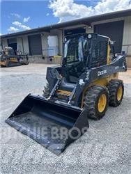 John Deere 320G Skid steer loaders