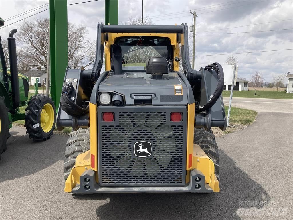 John Deere 324G Skid steer loaders