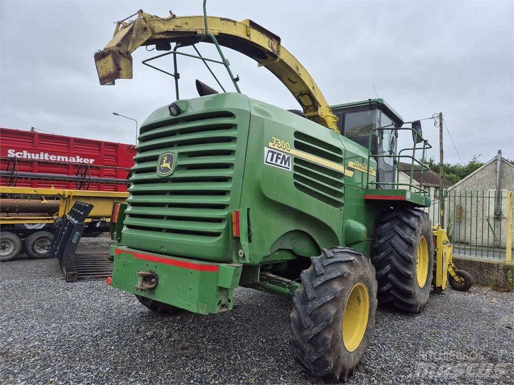 John Deere 7300 Forage harvesters