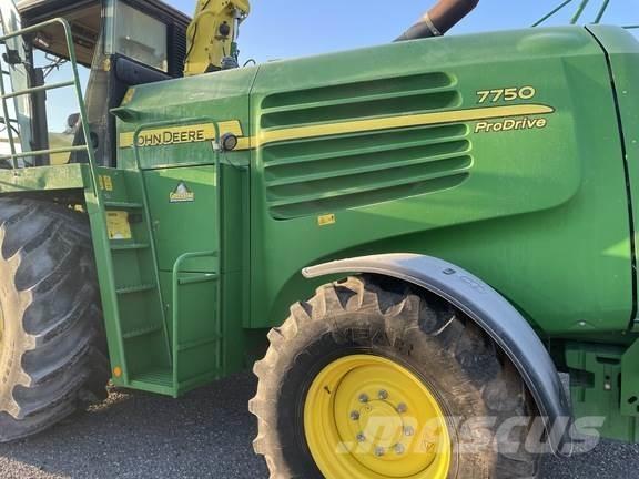 John Deere 7750 Forage harvesters