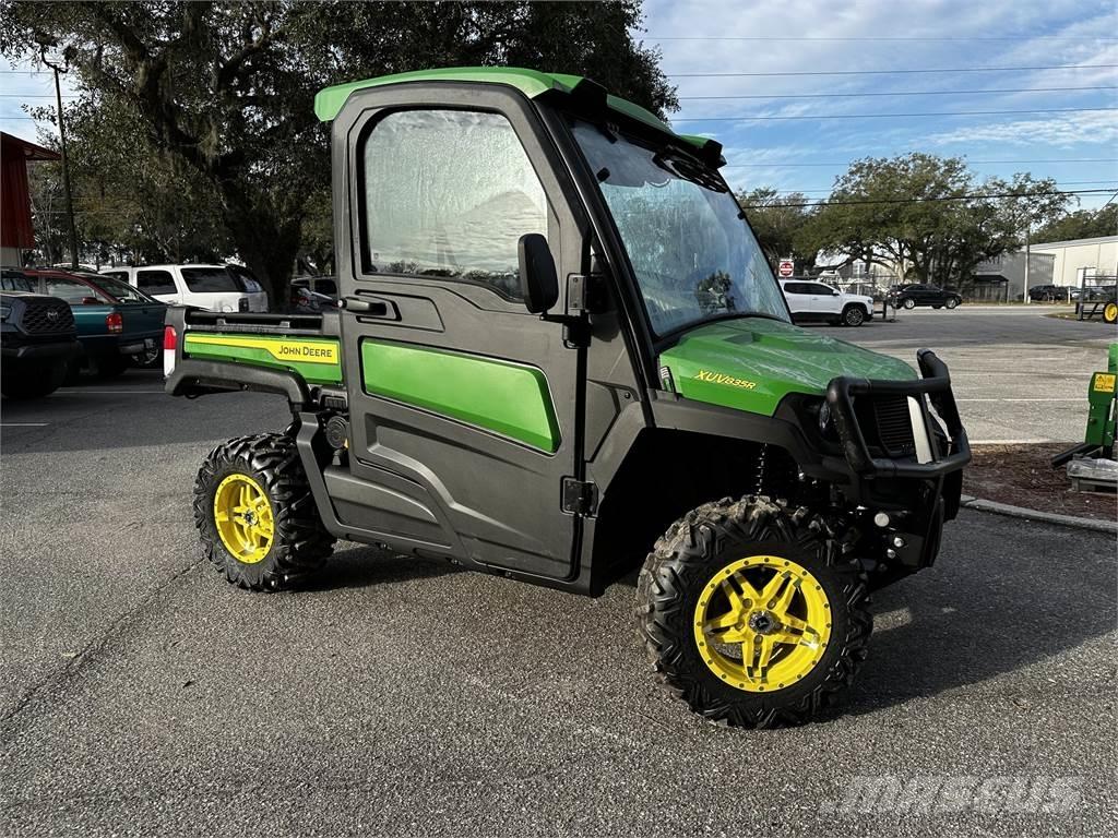 John Deere 835R Utility machines