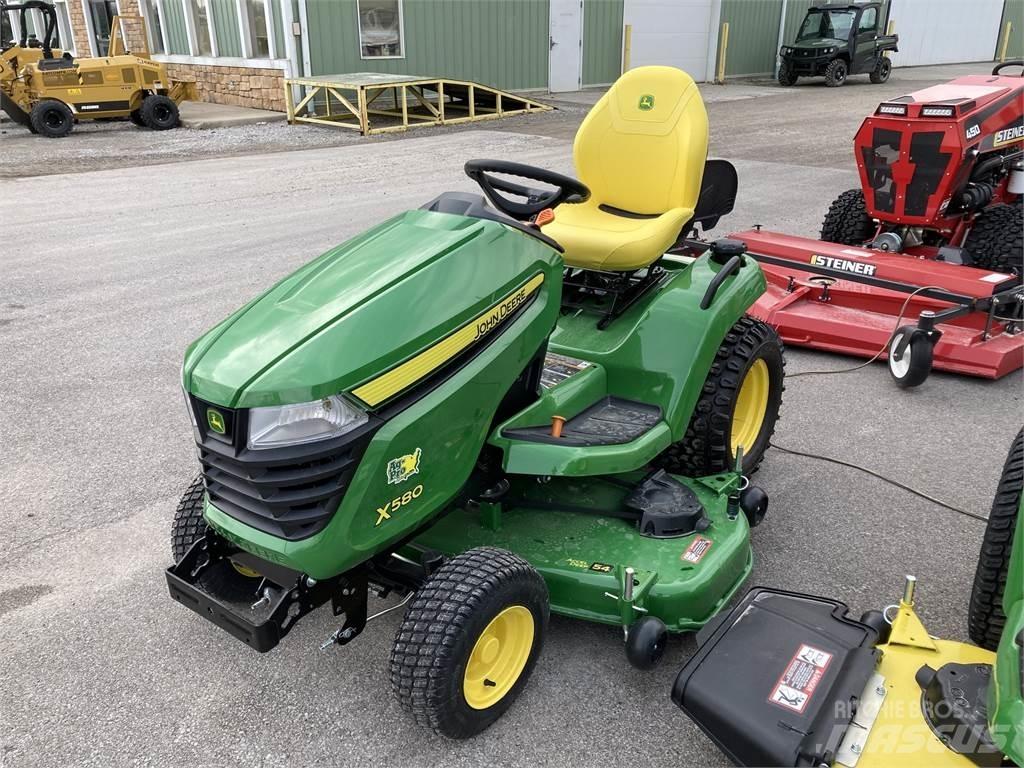 John Deere X580 Compact tractors