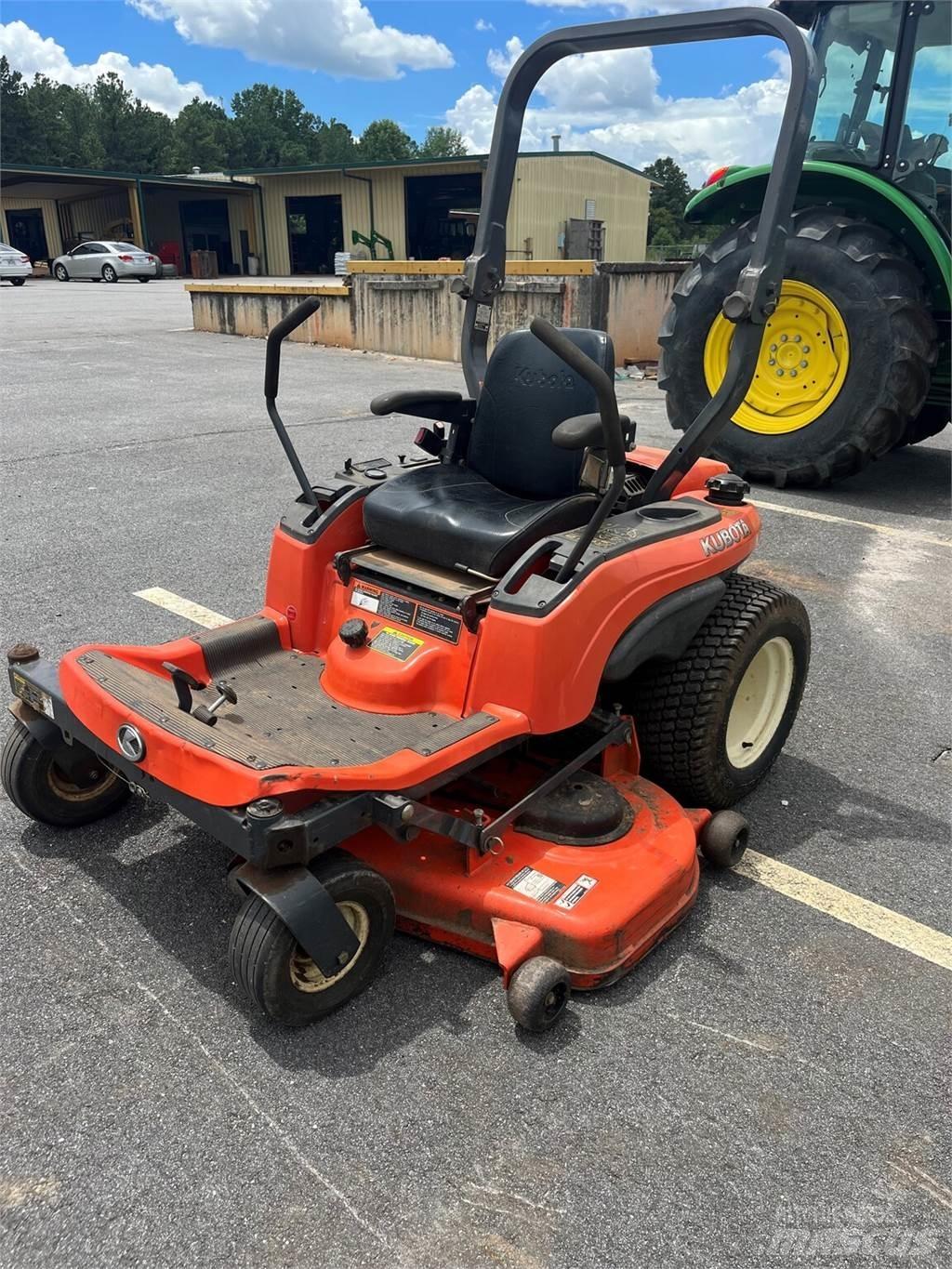 Kubota ZG23 Zero turn mowers
