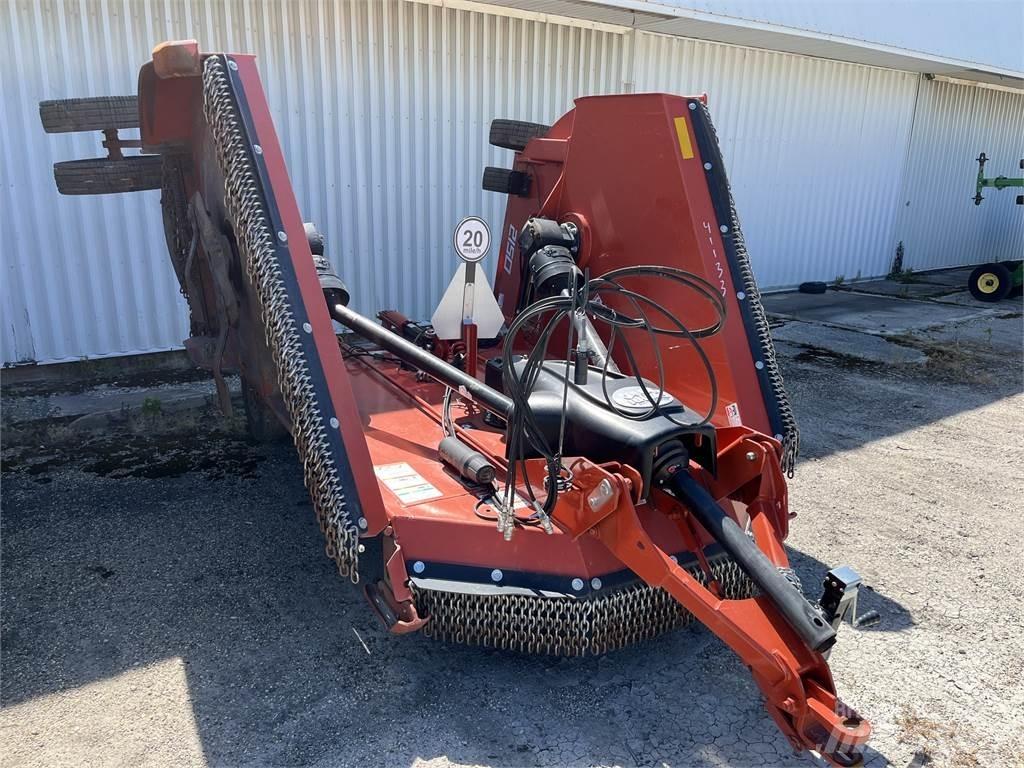 Rhino 2150 Bale shredders, cutters and unrollers