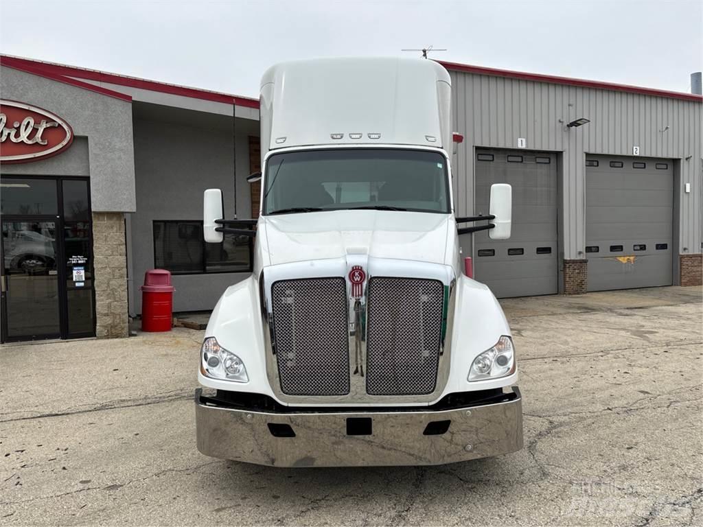 Kenworth T680 Tractor Units