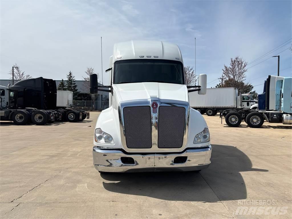 Kenworth T680 Tractor Units